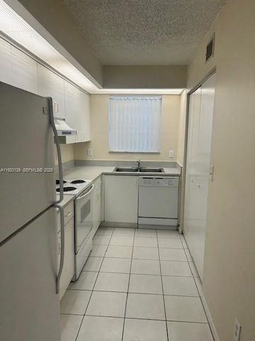 2247 SE 27th Dr 105-D, Homestead, FL 33035