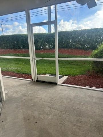 2247 SE 27th Dr 105-D, Homestead, FL 33035