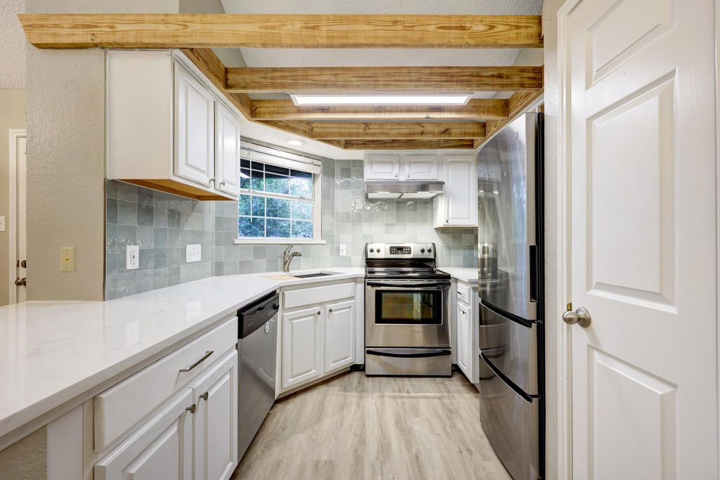 3809 Spicewood Springs RD 249, Austin, TX 78759