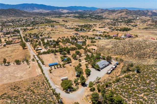35675 Peppertree, Agua Dulce, CA 91390