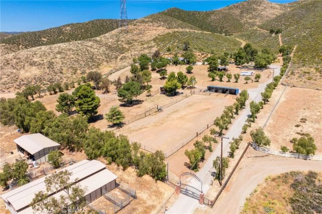 35675 Peppertree, Agua Dulce, CA 91390