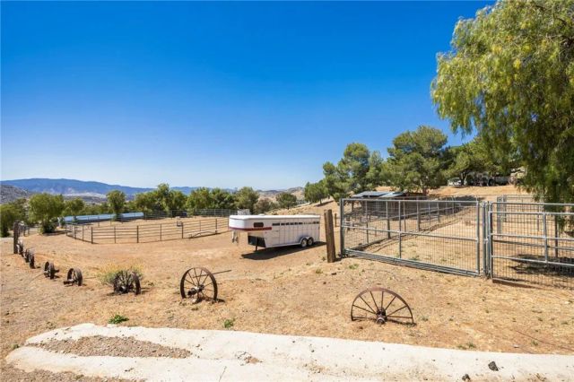 35675 Peppertree, Agua Dulce, CA 91390