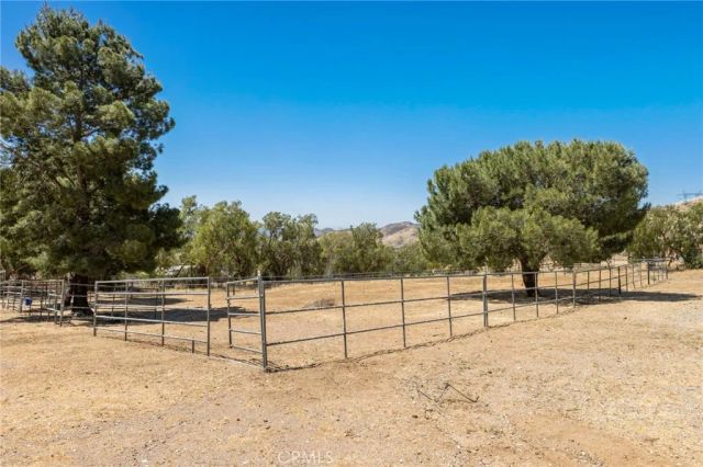 35675 Peppertree, Agua Dulce, CA 91390