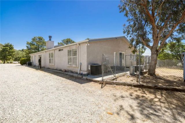 35675 Peppertree, Agua Dulce, CA 91390