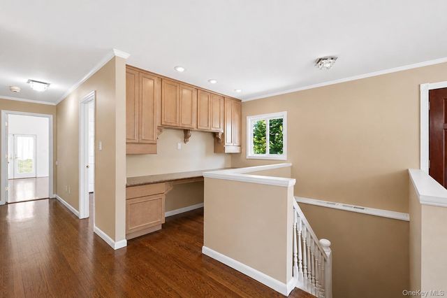 5 Willets Drive, Syosset, NY 11791