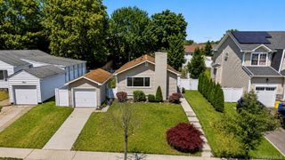 5 Willets Drive, Syosset, NY 11791