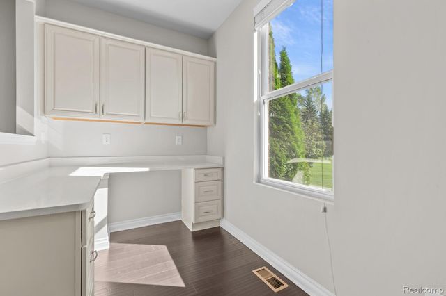 1526 Hickory Ridge Court S, Canton Charter Township, MI 48187