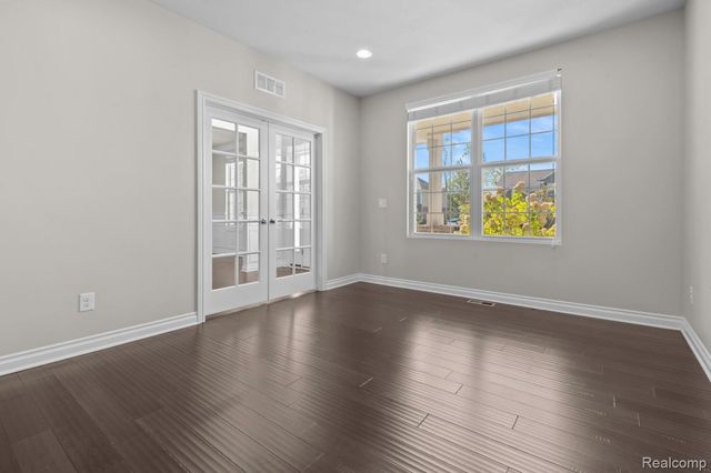 1526 Hickory Ridge Court S, Canton Charter Township, MI 48187