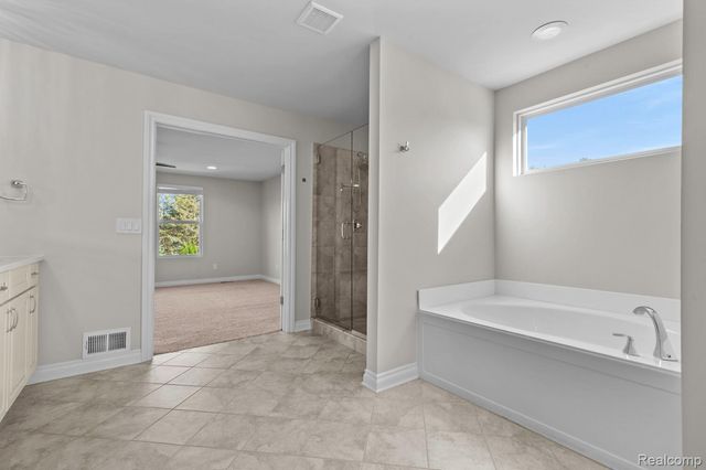 1526 Hickory Ridge Court S, Canton Charter Township, MI 48187