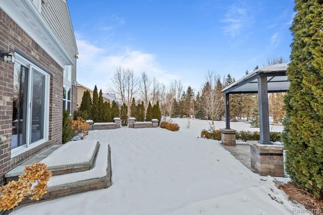 1526 Hickory Ridge Court S, Canton Charter Township, MI 48187