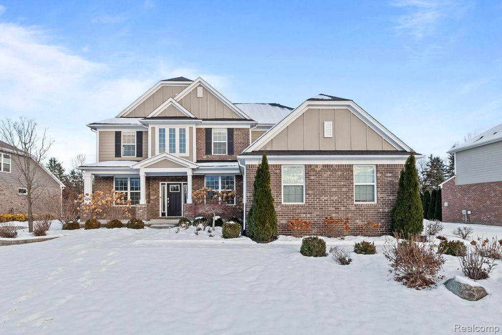 1526 Hickory Ridge Court S, Canton Charter Township, MI 48187