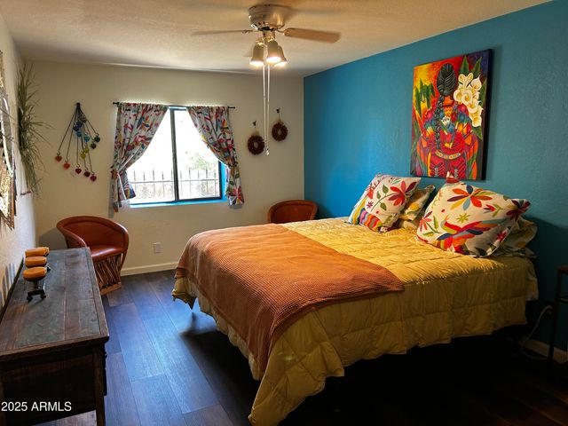 37212 N TRANQUIL Trail N 18, Carefree, AZ 85377