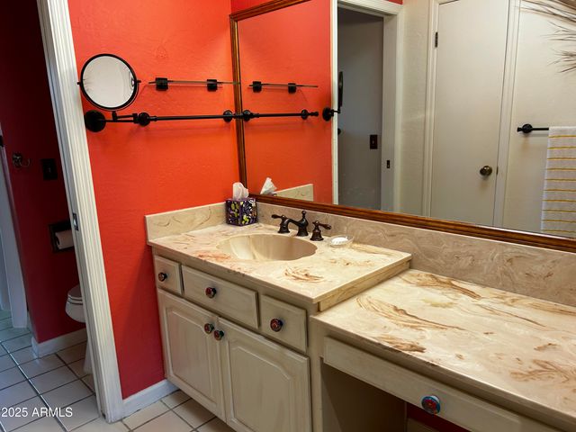 37212 N TRANQUIL Trail N 18, Carefree, AZ 85377