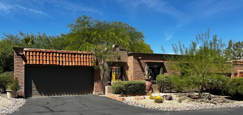 37212 N TRANQUIL Trail N 18, Carefree, AZ 85377