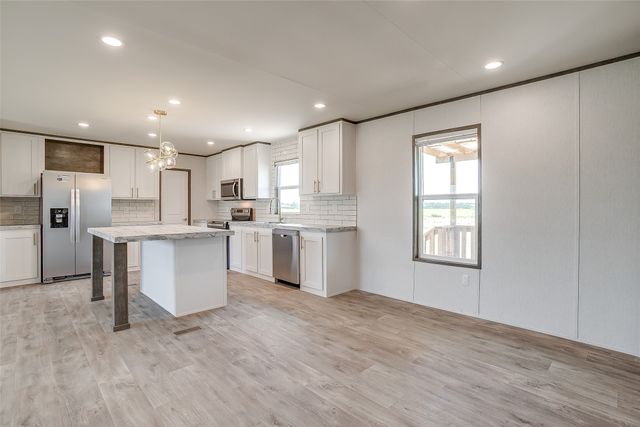 61 Kenzi Drive, Mineral Wells, TX 76067