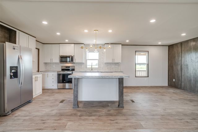 61 Kenzi Drive, Mineral Wells, TX 76067