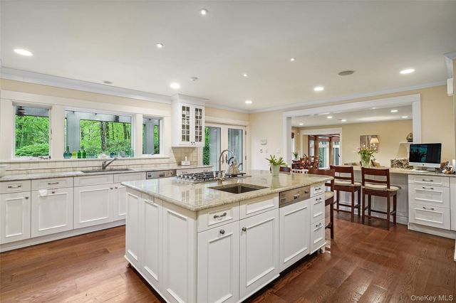 17 Eastwoods Road, Pound Ridge, NY 10576