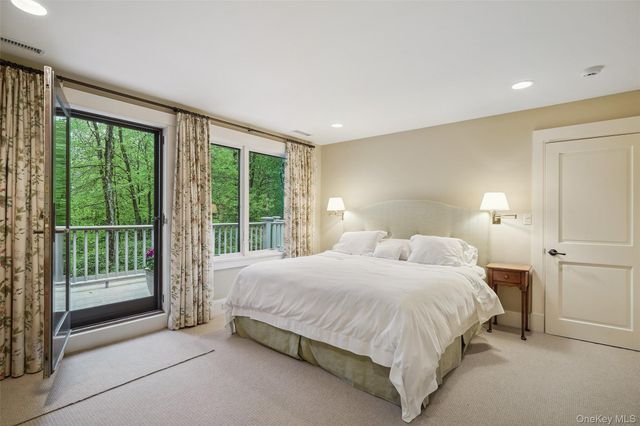 17 Eastwoods Road, Pound Ridge, NY 10576