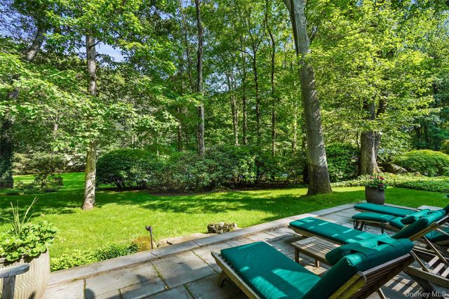 17 Eastwoods Road, Pound Ridge, NY 10576