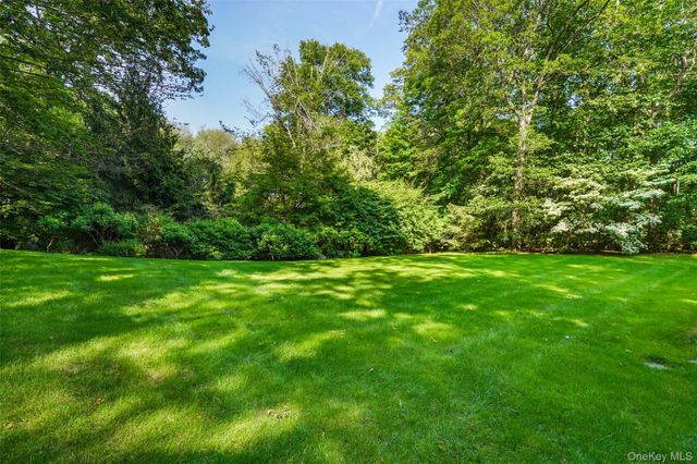 17 Eastwoods Road, Pound Ridge, NY 10576