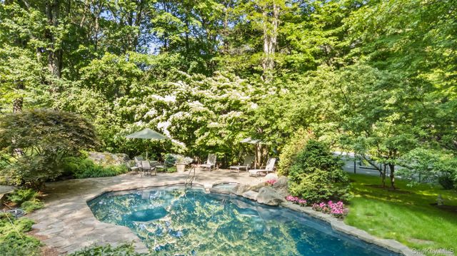 17 Eastwoods Road, Pound Ridge, NY 10576