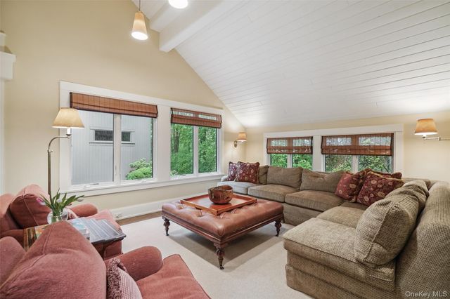 17 Eastwoods Road, Pound Ridge, NY 10576