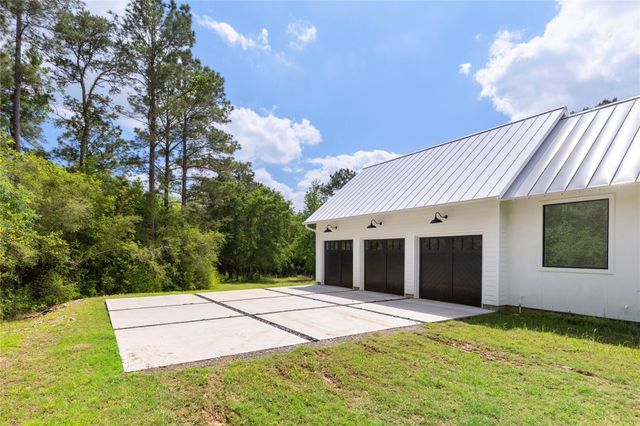 9879 Stubbs Road, Magnolia, TX 77354