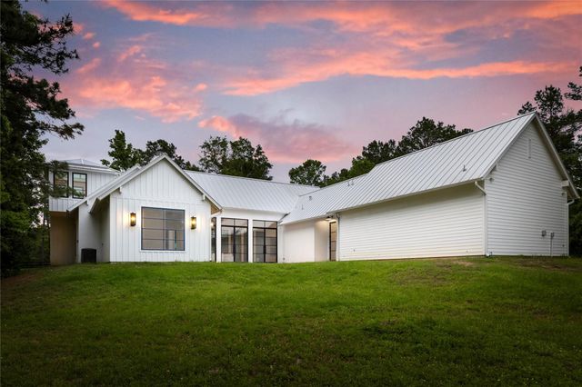 9879 Stubbs Road, Magnolia, TX 77354