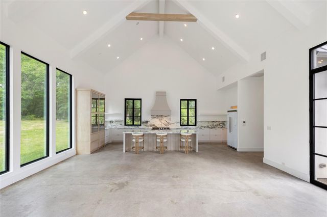 9879 Stubbs Road, Magnolia, TX 77354