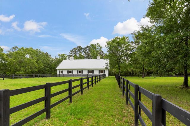 9879 Stubbs Road, Magnolia, TX 77354