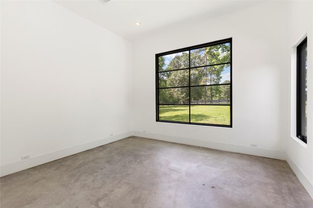 9879 Stubbs Road, Magnolia, TX 77354