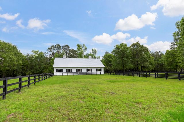 9879 Stubbs Road, Magnolia, TX 77354