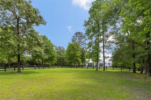 9879 Stubbs Road, Magnolia, TX 77354