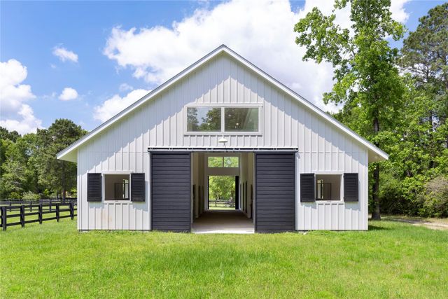 9879 Stubbs Road, Magnolia, TX 77354