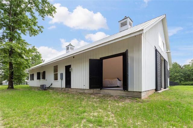 9879 Stubbs Road, Magnolia, TX 77354
