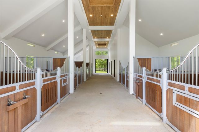 9879 Stubbs Road, Magnolia, TX 77354
