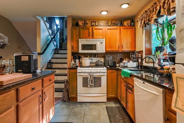 785 Lees River, Somerset, MA 02726