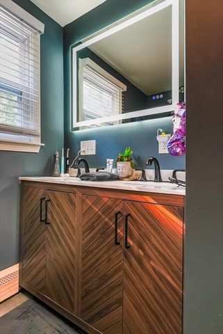 785 Lees River, Somerset, MA 02726