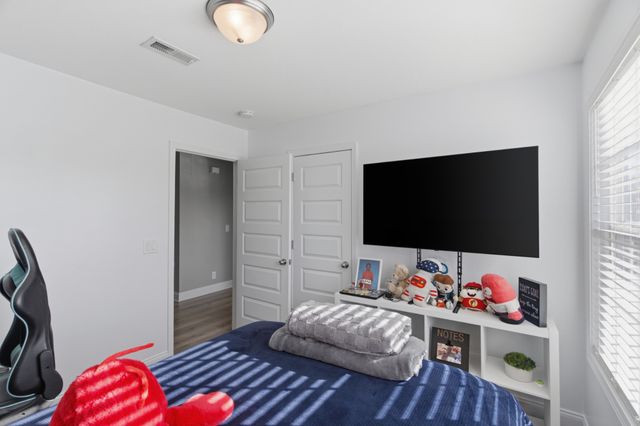 1305 Sussex Dr, Clarksville, TN 37042