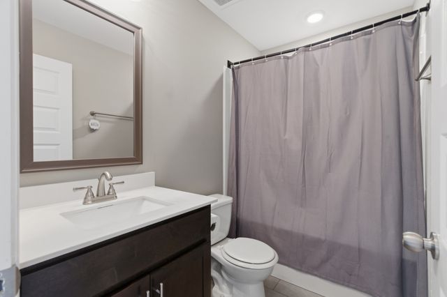 1305 Sussex Dr, Clarksville, TN 37042