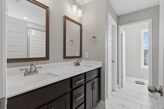 1305 Sussex Dr, Clarksville, TN 37042