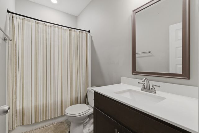 1305 Sussex Dr, Clarksville, TN 37042