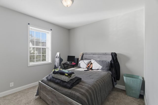 1305 Sussex Dr, Clarksville, TN 37042