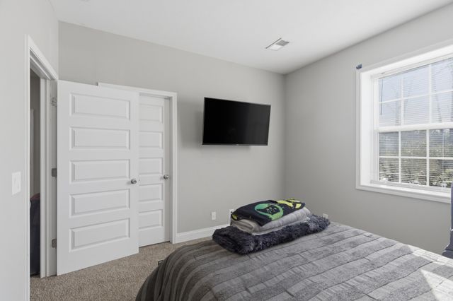 1305 Sussex Dr, Clarksville, TN 37042