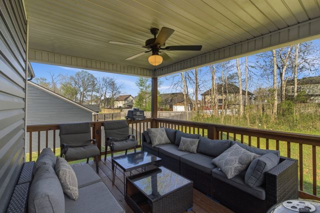 1305 Sussex Dr, Clarksville, TN 37042