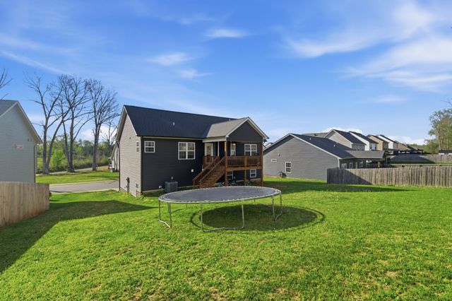 1305 Sussex Dr, Clarksville, TN 37042