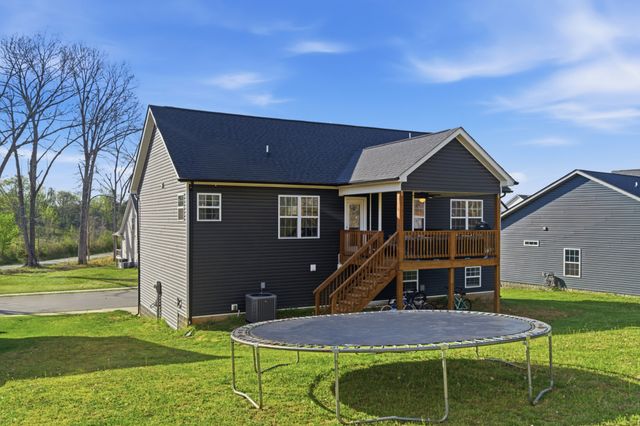 1305 Sussex Dr, Clarksville, TN 37042