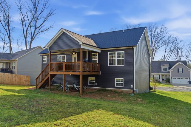 1305 Sussex Dr, Clarksville, TN 37042