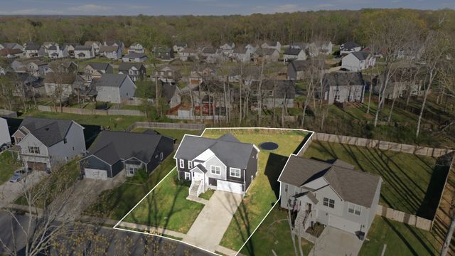 1305 Sussex Dr, Clarksville, TN 37042