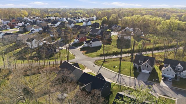 1305 Sussex Dr, Clarksville, TN 37042